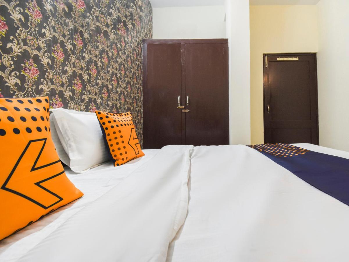 Spot On 70295 Sky Inn Jalandhar Eksteriør billede