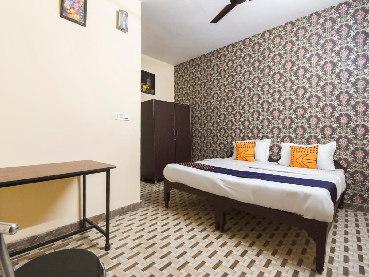 Spot On 70295 Sky Inn Jalandhar Eksteriør billede
