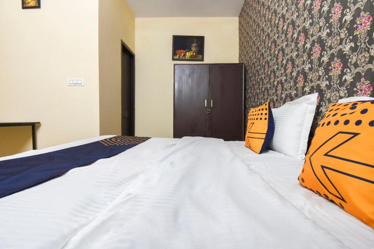 Spot On 70295 Sky Inn Jalandhar Eksteriør billede